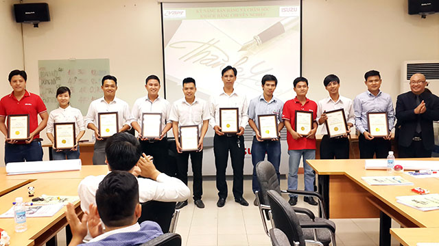 Kỹ năng bán hàng & chăm sóc Khách Hàng chuyên nghiệp - ISUZU (29 & 30.09.2014)